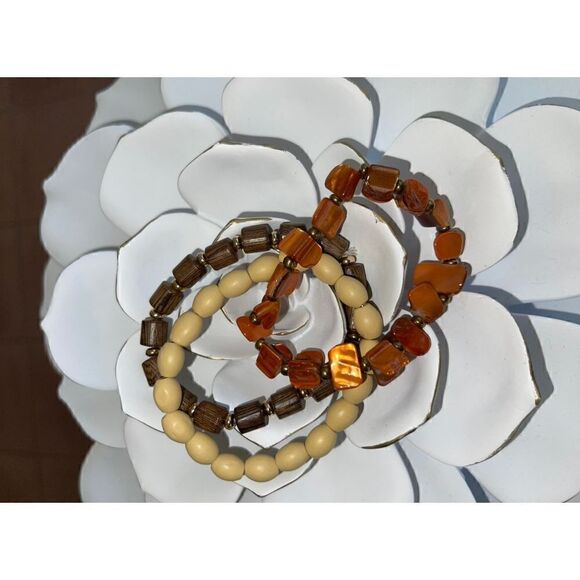 NEW Beaded stretch bracelet set, orange iridescent, cream and brown - Picture 4 of 4
